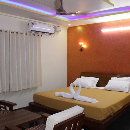 Golden Pride Hotel Kanakapura Buitenkant foto