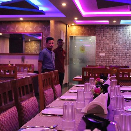 Golden Pride Hotel Kanakapura Buitenkant foto