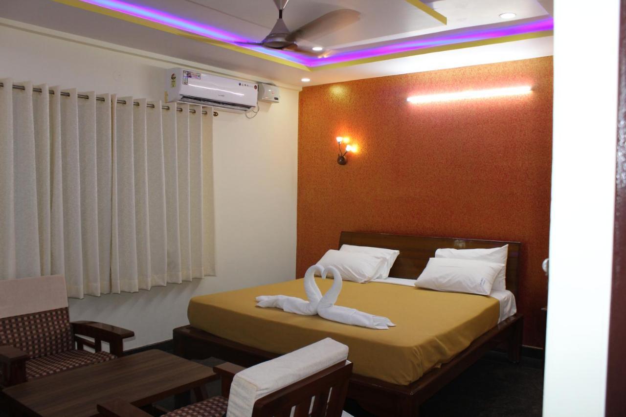 Golden Pride Hotel Kanakapura Buitenkant foto
